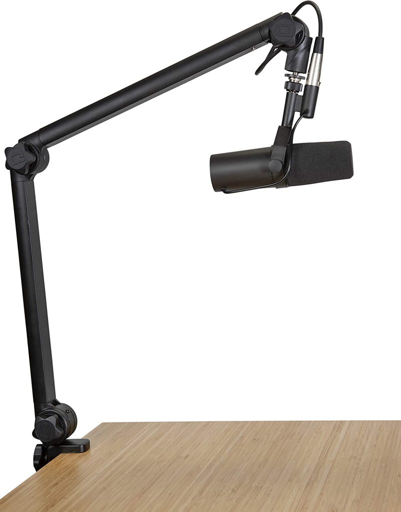 Soporte Gator Frameworks para micrófono de transmisión montado en escritorio para podcasts y grabación; cable XLR integrado